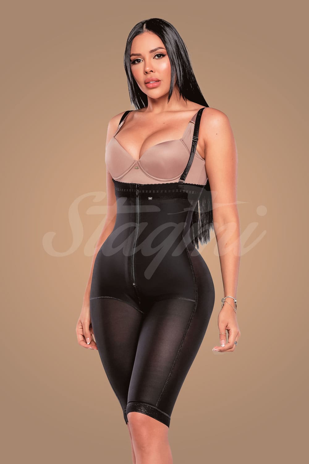Faja strapless de alta tecnología para moldear tu figura! Diseño vanguardista, realce natural y comodidad. ¡Destaca en cualquier ocasión